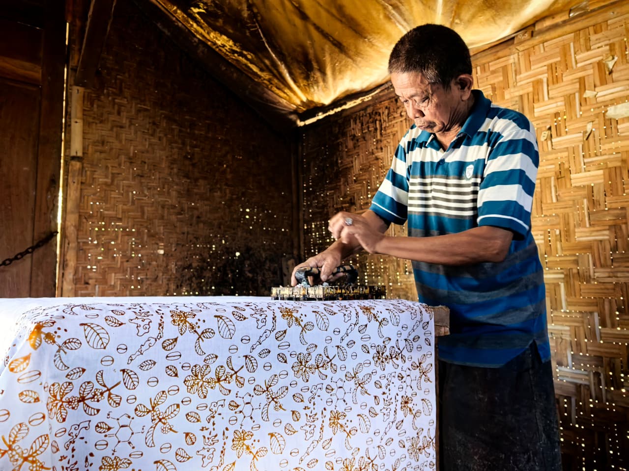 Workshop batik cap motif flora