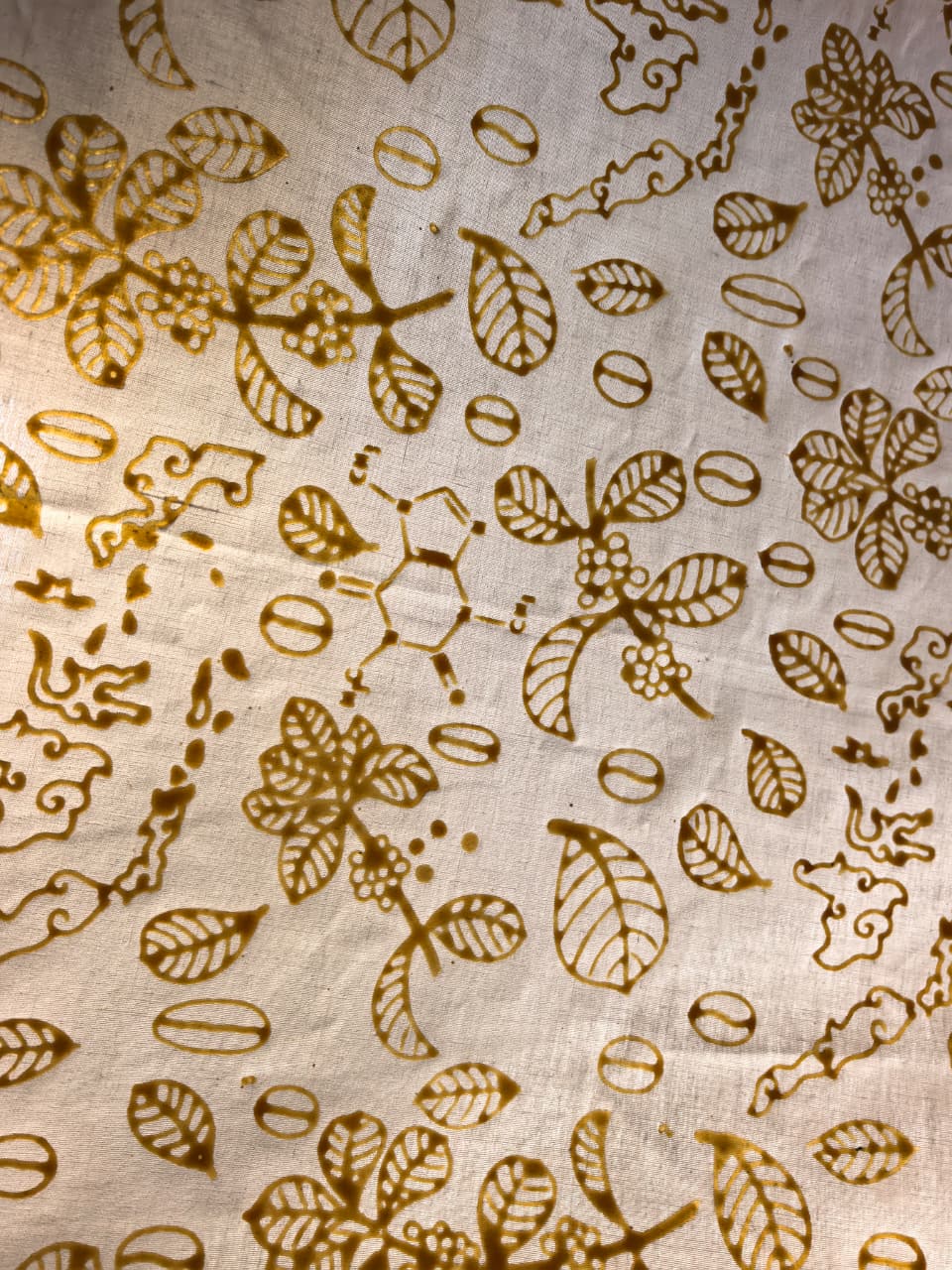 Workshop batik kopi proses aplikasi malam dan canting